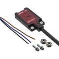 E3T-FD13 - SENSOR REFLECTIVE 30MM PNP