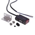E3S-AD33 - SENSOR REFLECTIVE 100MM PNP